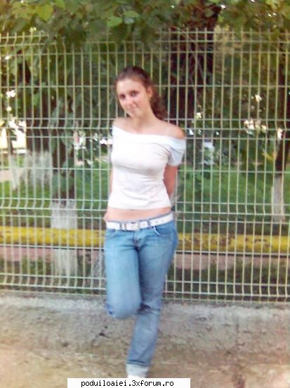 mey! ciocu mai mik :-$ care nu's din podu'! e cool bre ci jtitzi voi: baietzi ji fete, barfe ji un