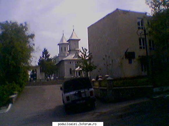 o parte din scoala mare..si biserica sf ierarh nicolae :) ce ati facut voi pentru